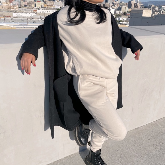 NEW Jogger Set ☁️ - Picture 1 of 7